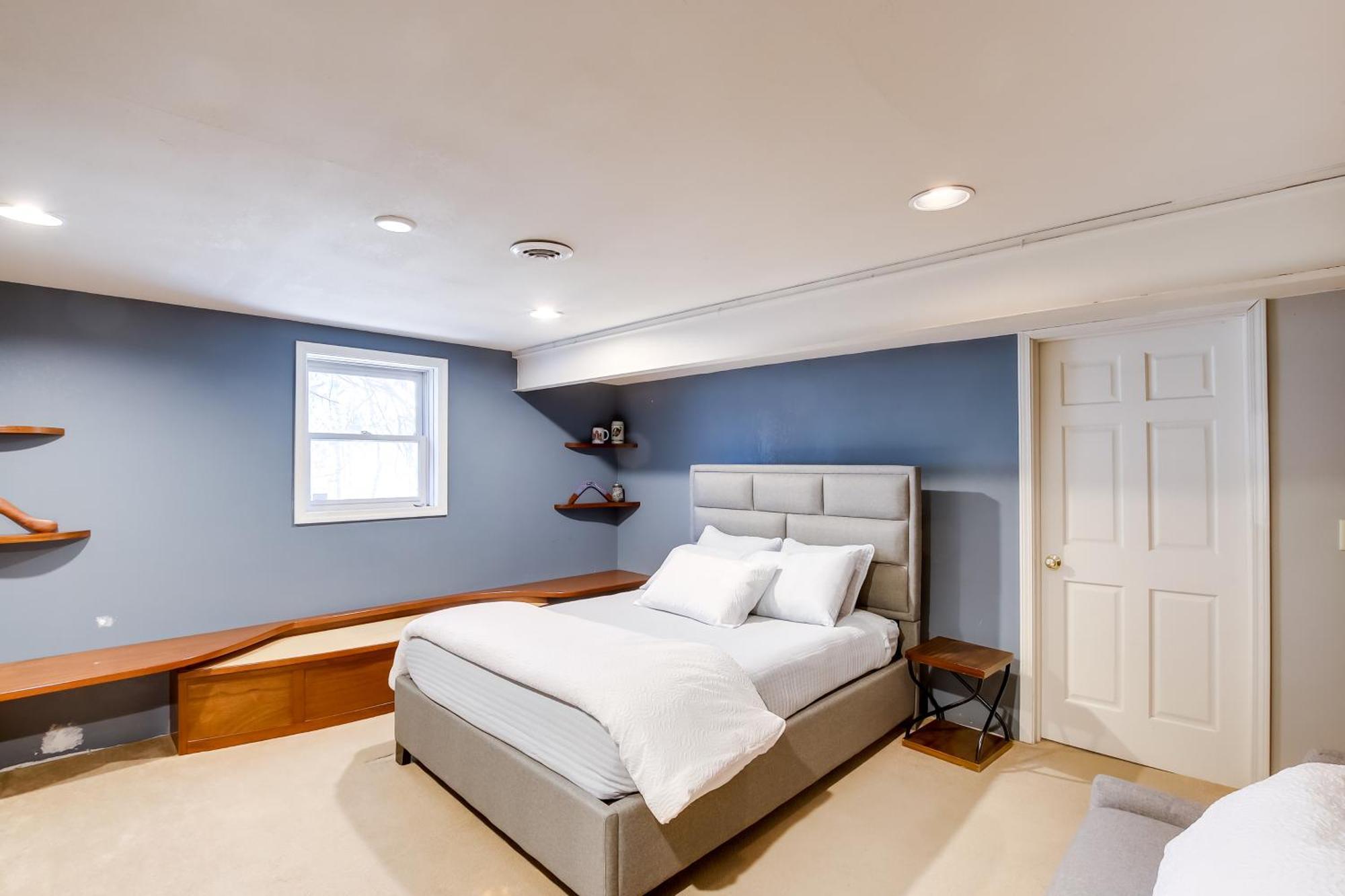 Spacious And Secluded Near Dtwn! *