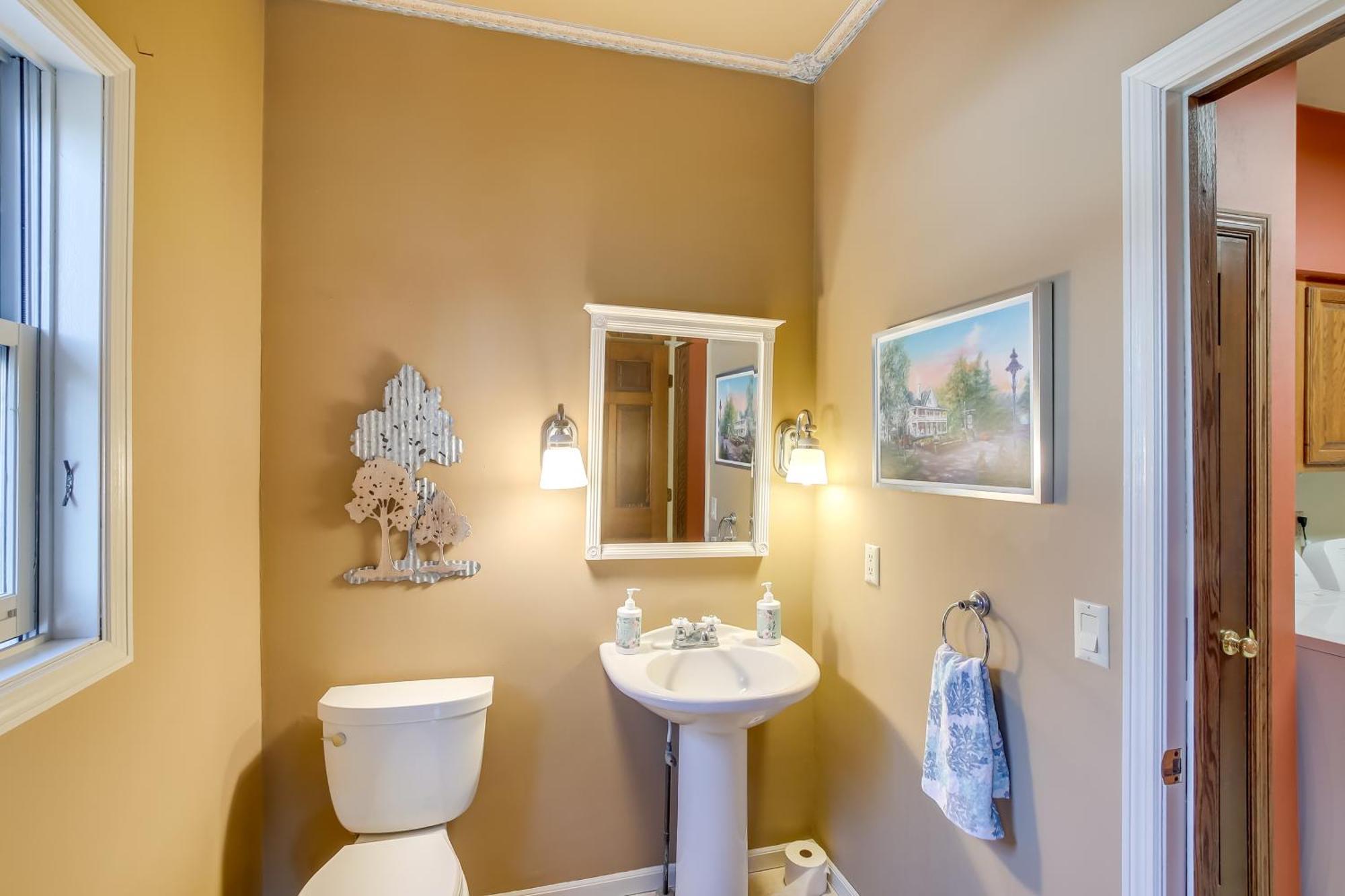 Spacious And Secluded Near Dtwn! Madison